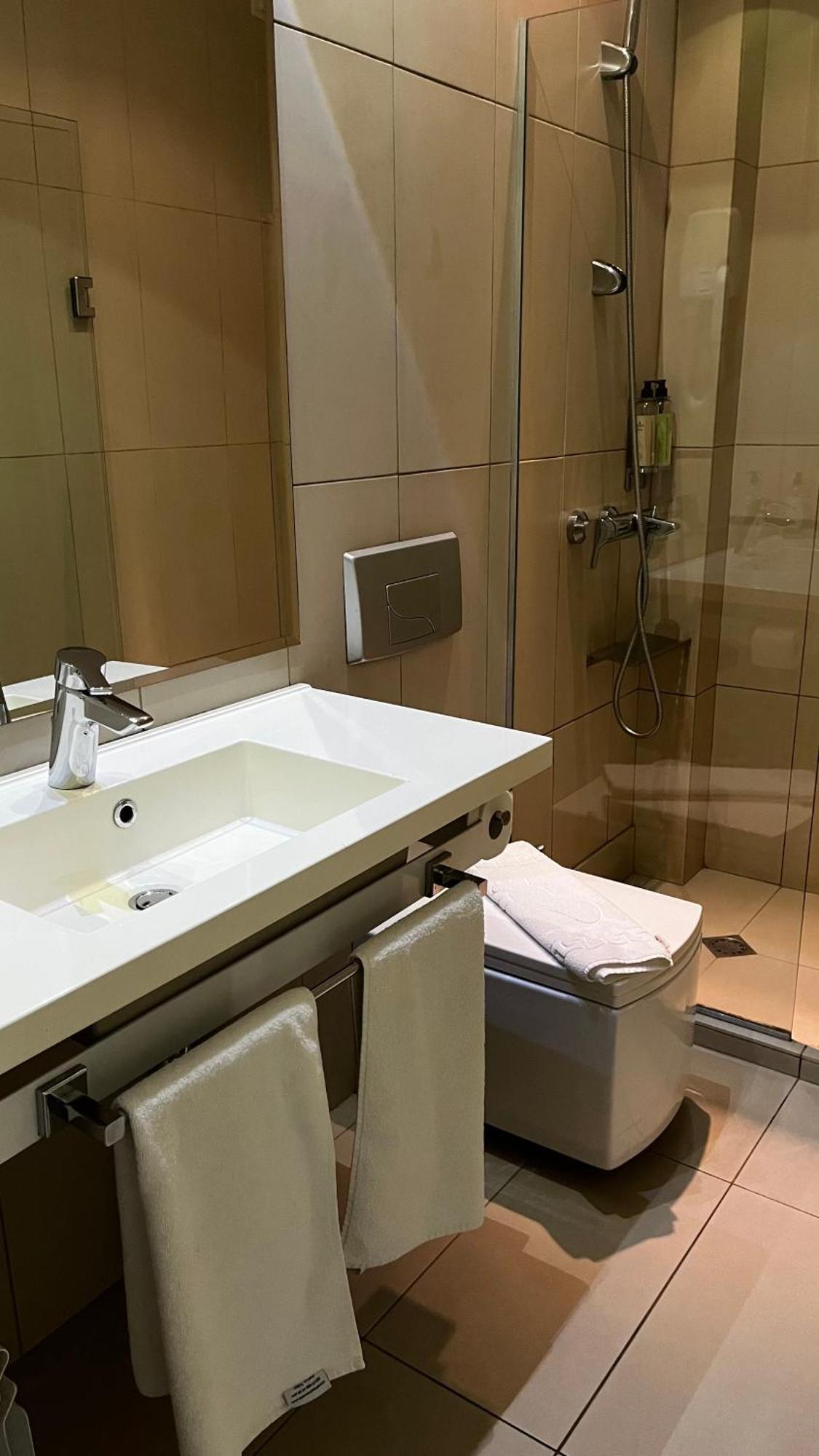 Hotel Kanyon Sofia Bagian luar foto