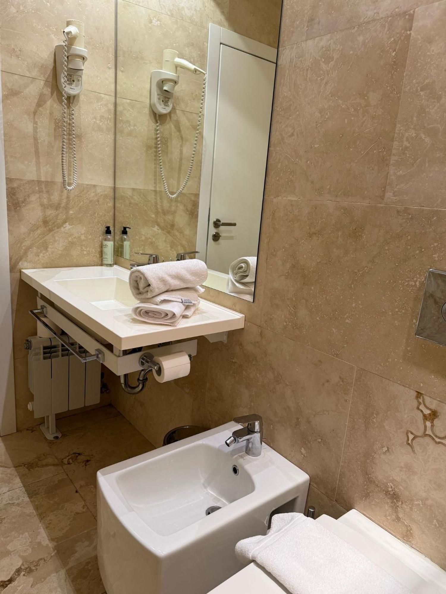 Hotel Kanyon Sofia Bagian luar foto