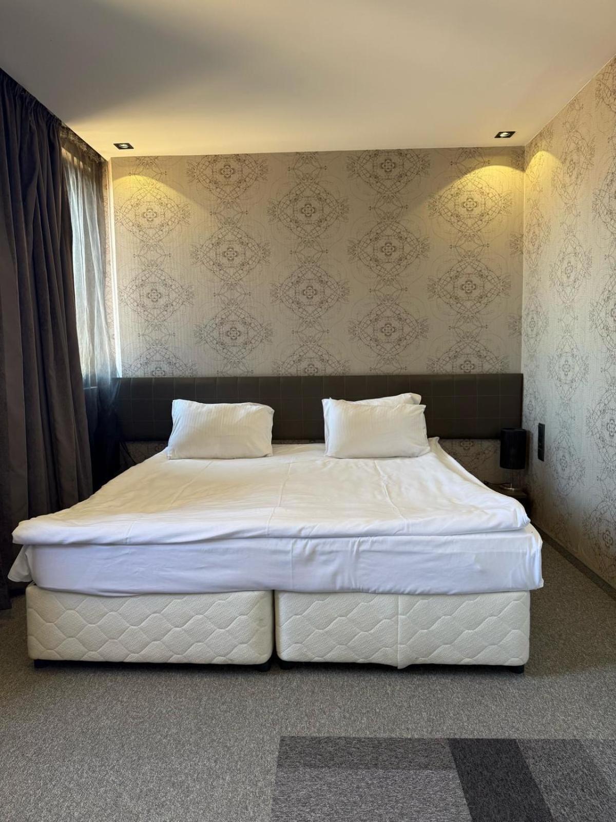 Hotel Kanyon Sofia Bagian luar foto
