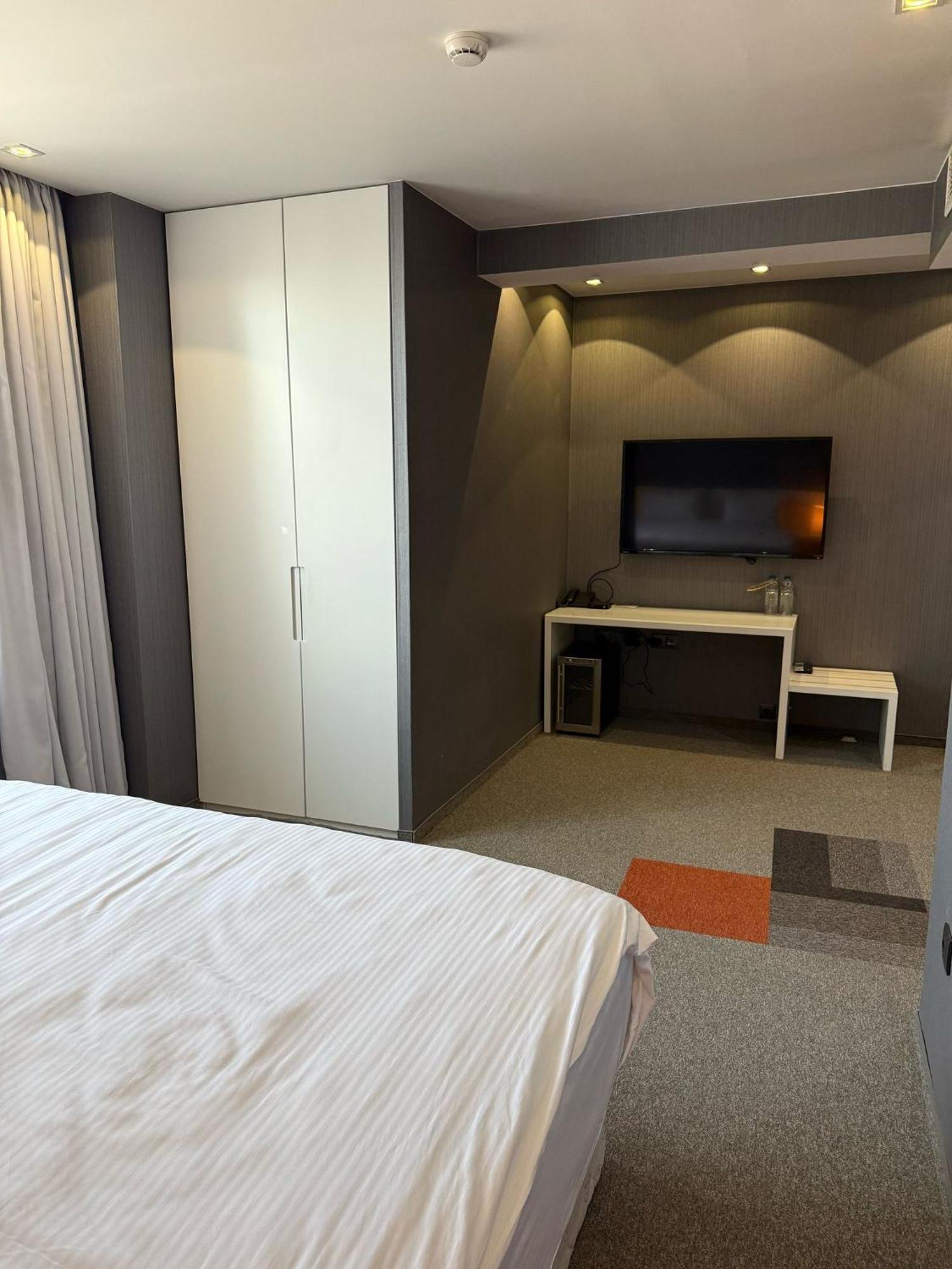 Hotel Kanyon Sofia Bagian luar foto